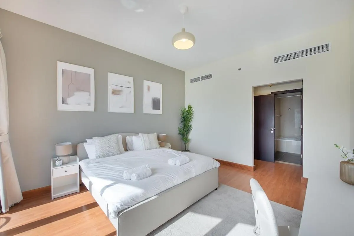 Modern Room In Lakeshore Spacious Room For 4 Dubai